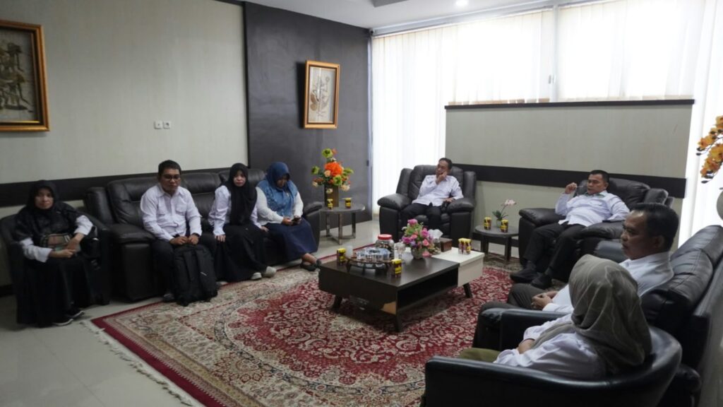 Pimpinan Fakultas Ilmu Tarbiyah dan Keguruan UIN Sultan Amai Gorontalo Bahas Kesiapan Pelaksanaan PPG
